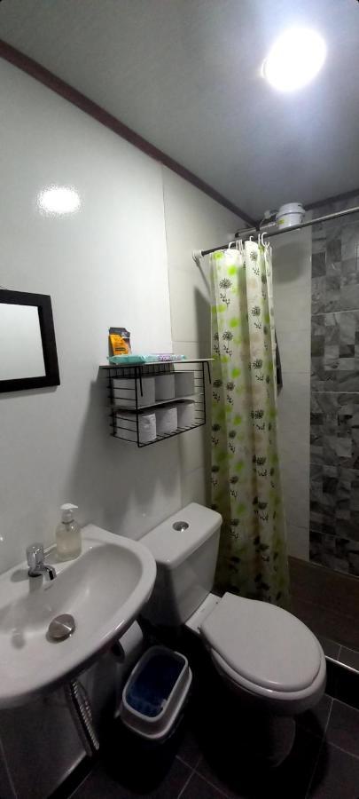 Con Cocina Independiente Cerca Al Aeropuerto 1 Piso Apartment *